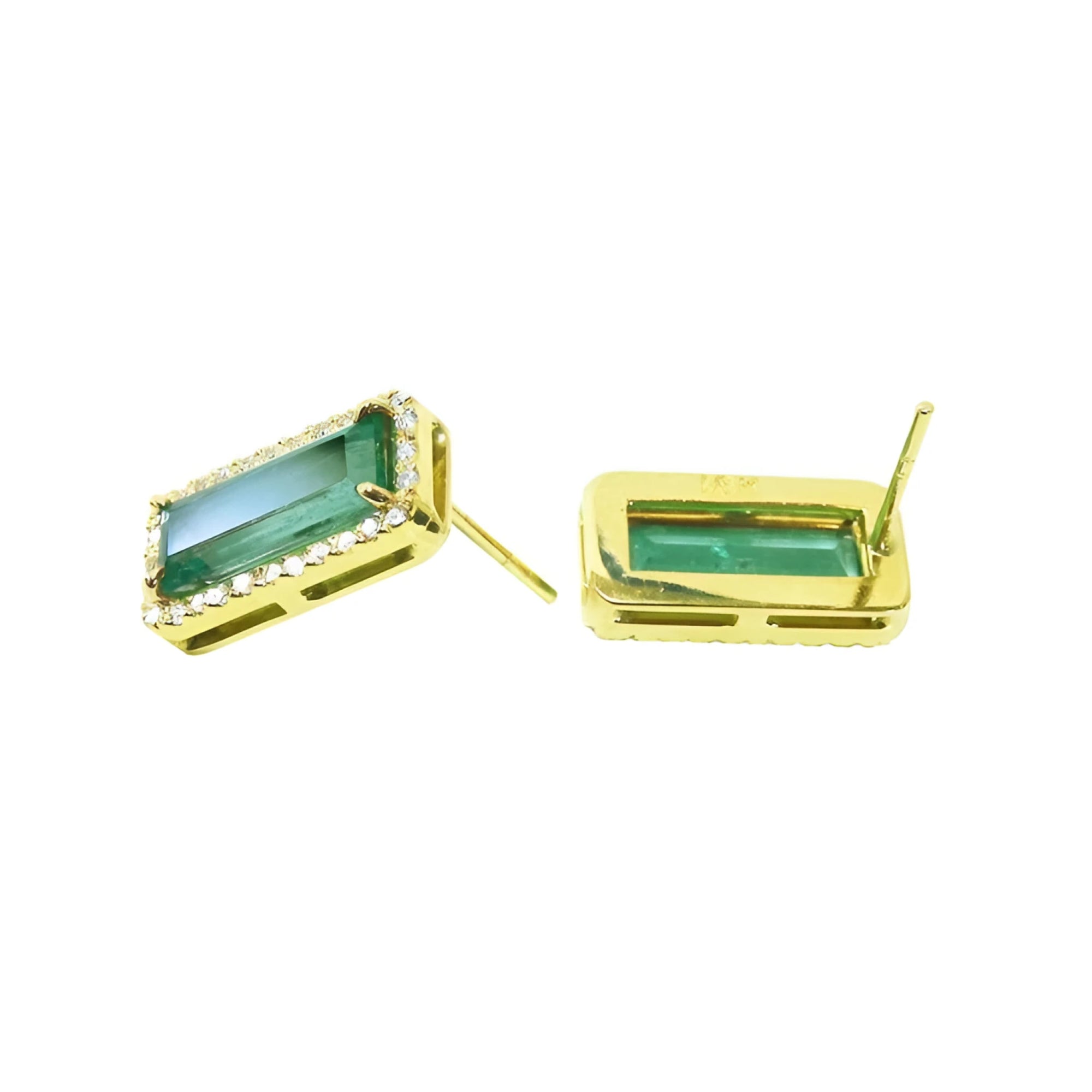 Emerald-cut Colombian emerald earrings with diamond halo in 18K yellow gold, front and back view.
