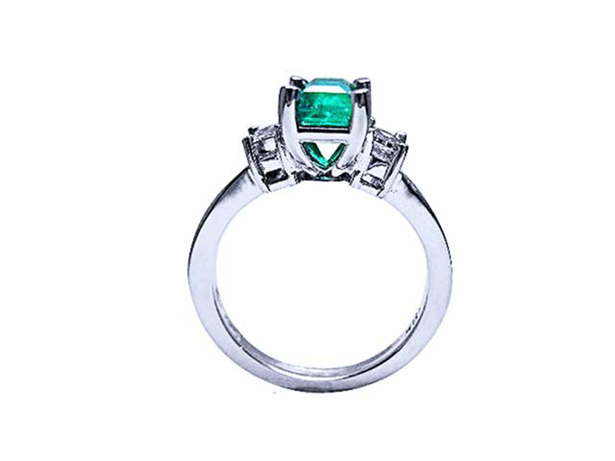 18k emerald ring