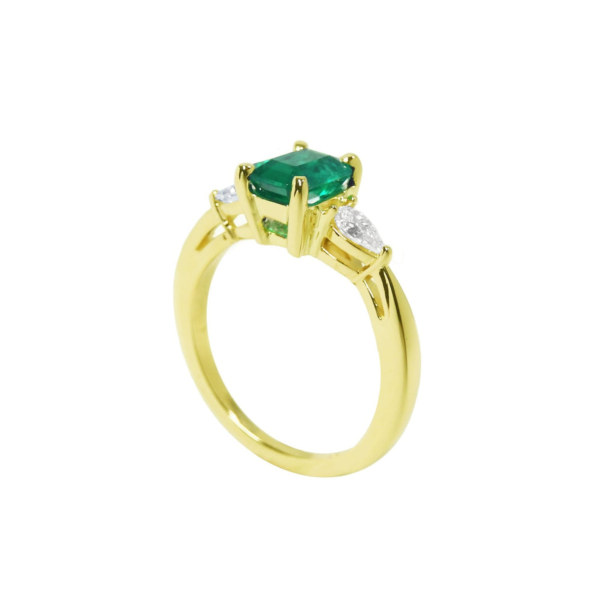 Muzo Mine Emerald GIA Certified Ladies Ring 14K Gold. This women’s ring showcases a Colombian emerald, graded F1, in a rich, medium-deep green hue.