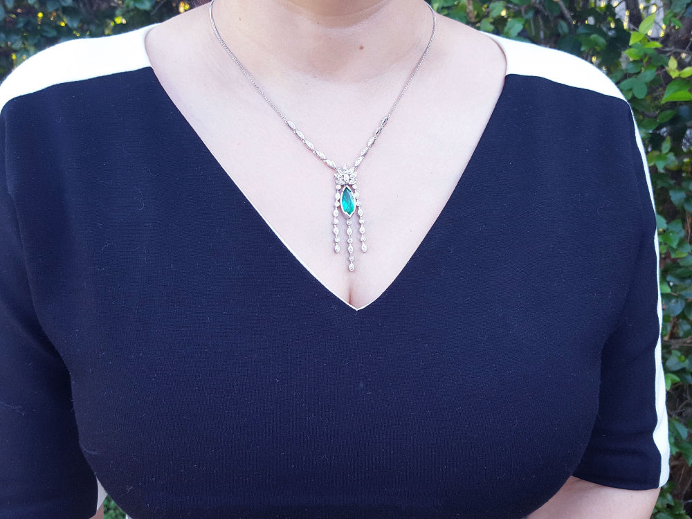 Gold marquise emerald necklaces for women natural from the Muzo mine Colombia, crafted by marquise&#39;s gold links in 14k gold