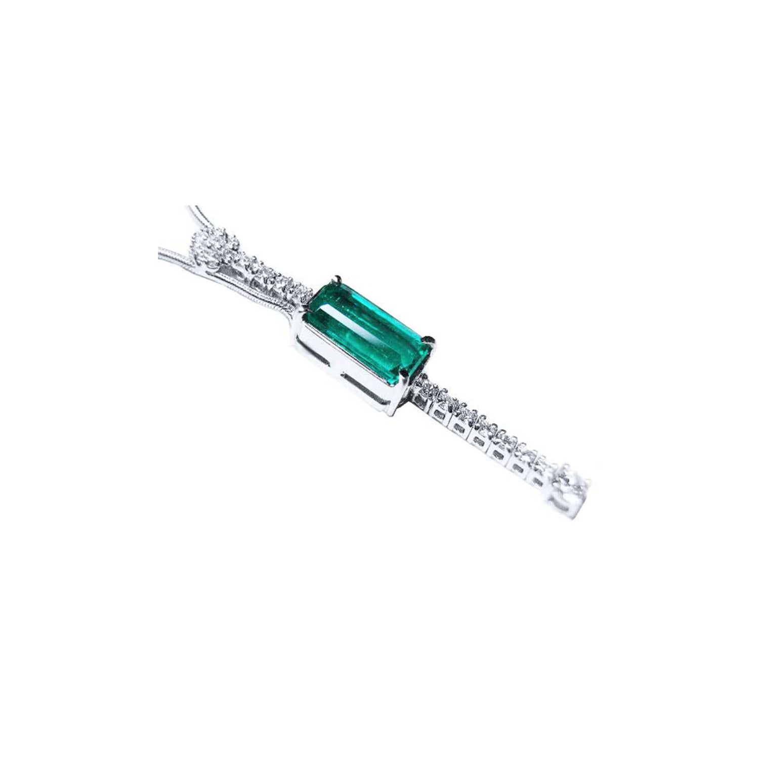 A rectangular natural colombian emerald and diamond necklace made of 14k white gold for women.