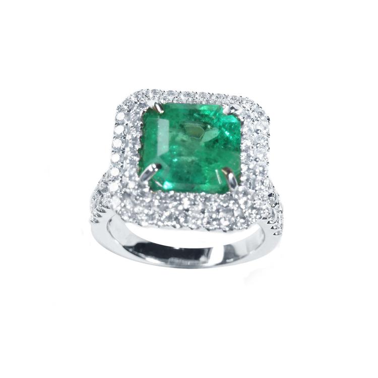 GIA certified F1 colombian emerald ring for women, halo natural diamonds crafted in 14k white gold