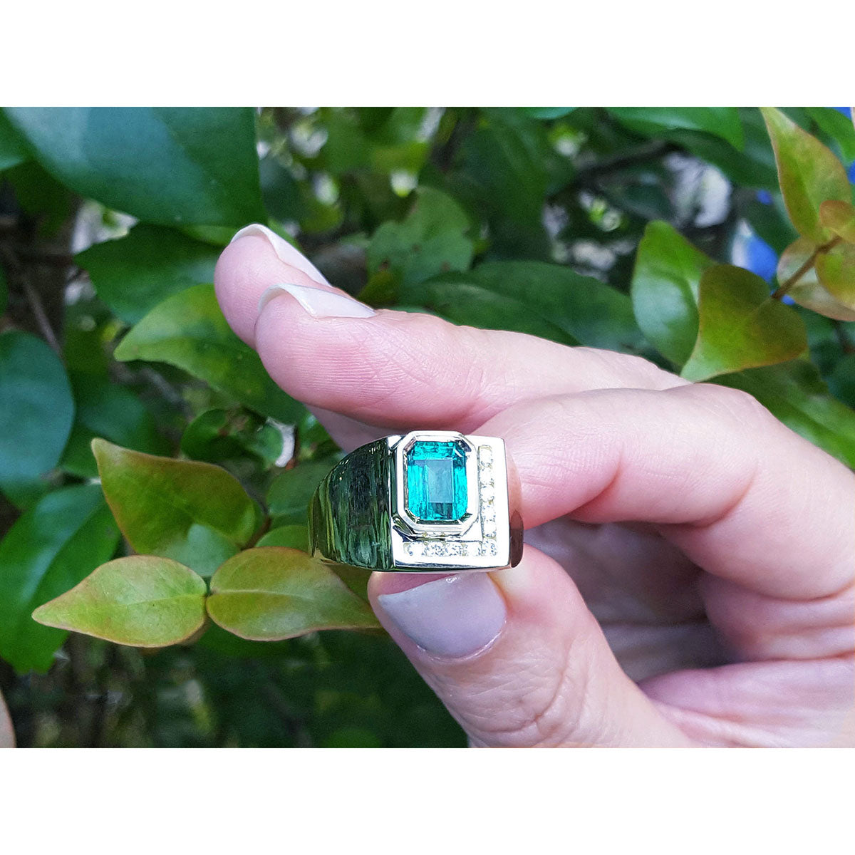 1.97 Carats Natural Colombian Emerald Ring for Men 18K Yellow Gold