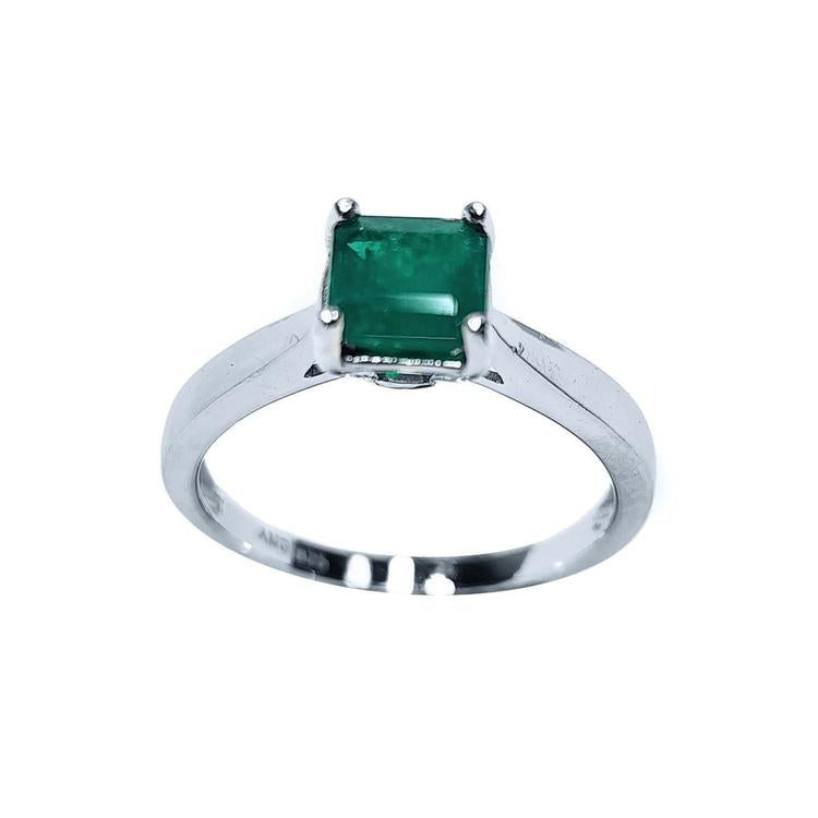 A square emerald-cut natural colombian emerald solitaire silver ring for women.