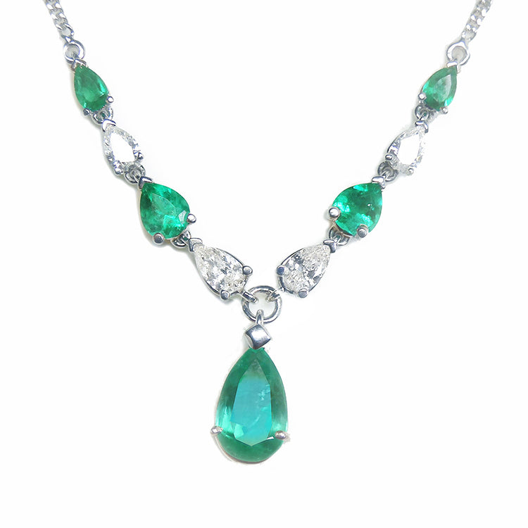 Gargantillas - collares con genuinas esmeraldas colombianas y diamantes naturales en oro de 18k y 14k.