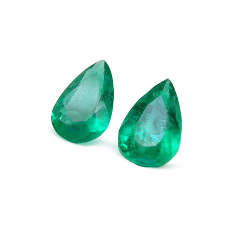 Pareja de esmeraldas colombianas suelta para la elaboración de aretes o colgantes.