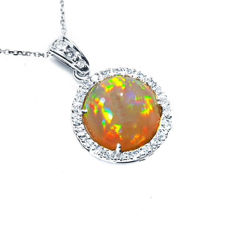 Ethiopian opal pendant halo diamond in q4k white gold