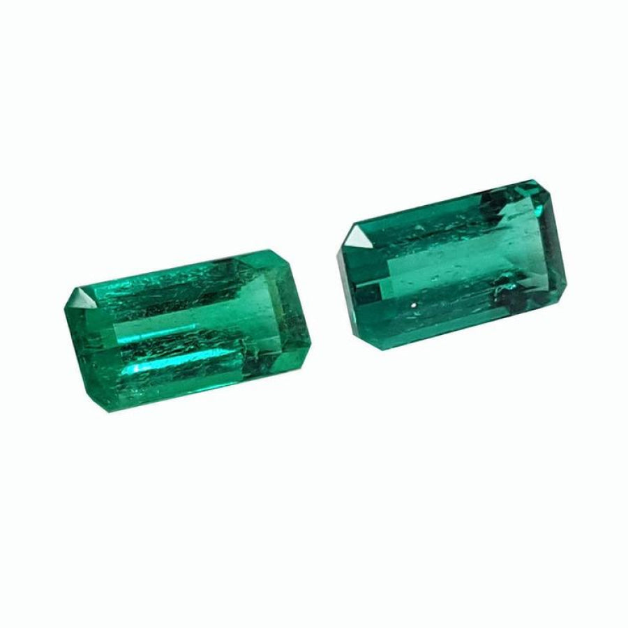 Loose natural emeralds matching pair set fine quality, Medium Deep Bluish Green Emerald-Cut from Muzo.