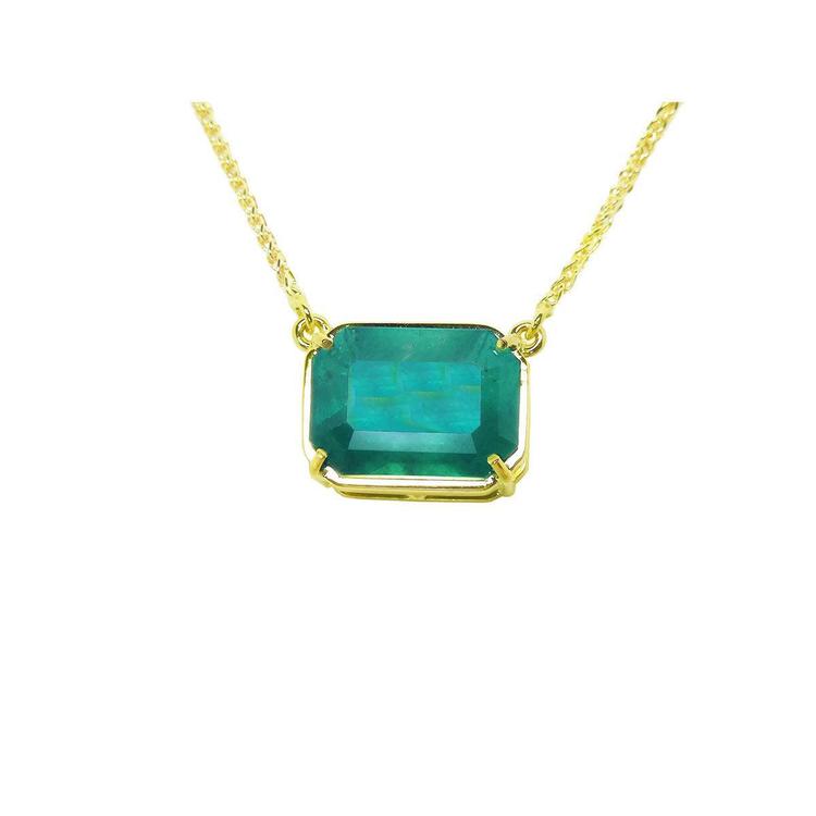 Colombian emerald solitaire necklace sourced from the Muzo mine, set in a handcrafted 18k yellow gold frame