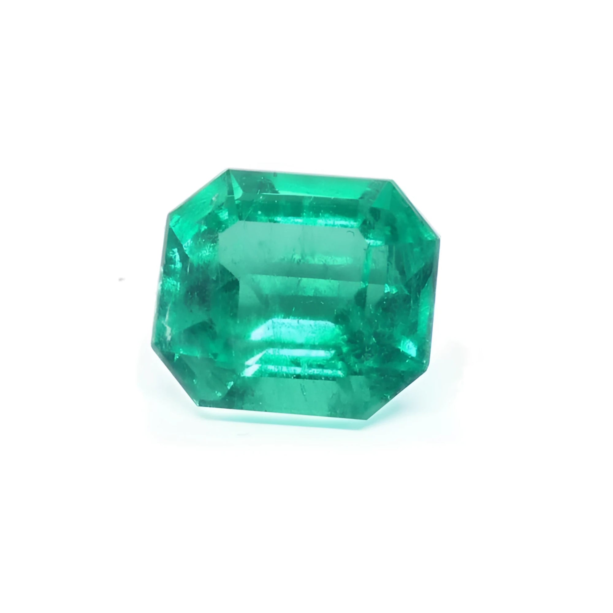 Natural loose emerald Muzo Colombia fine quality, GIA certified F2, a sparkling medium-deep green hue. 