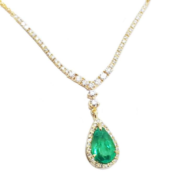 large view of a high-quality emerald necklace pear cut natural sourced from the Colombian Muzo mine 