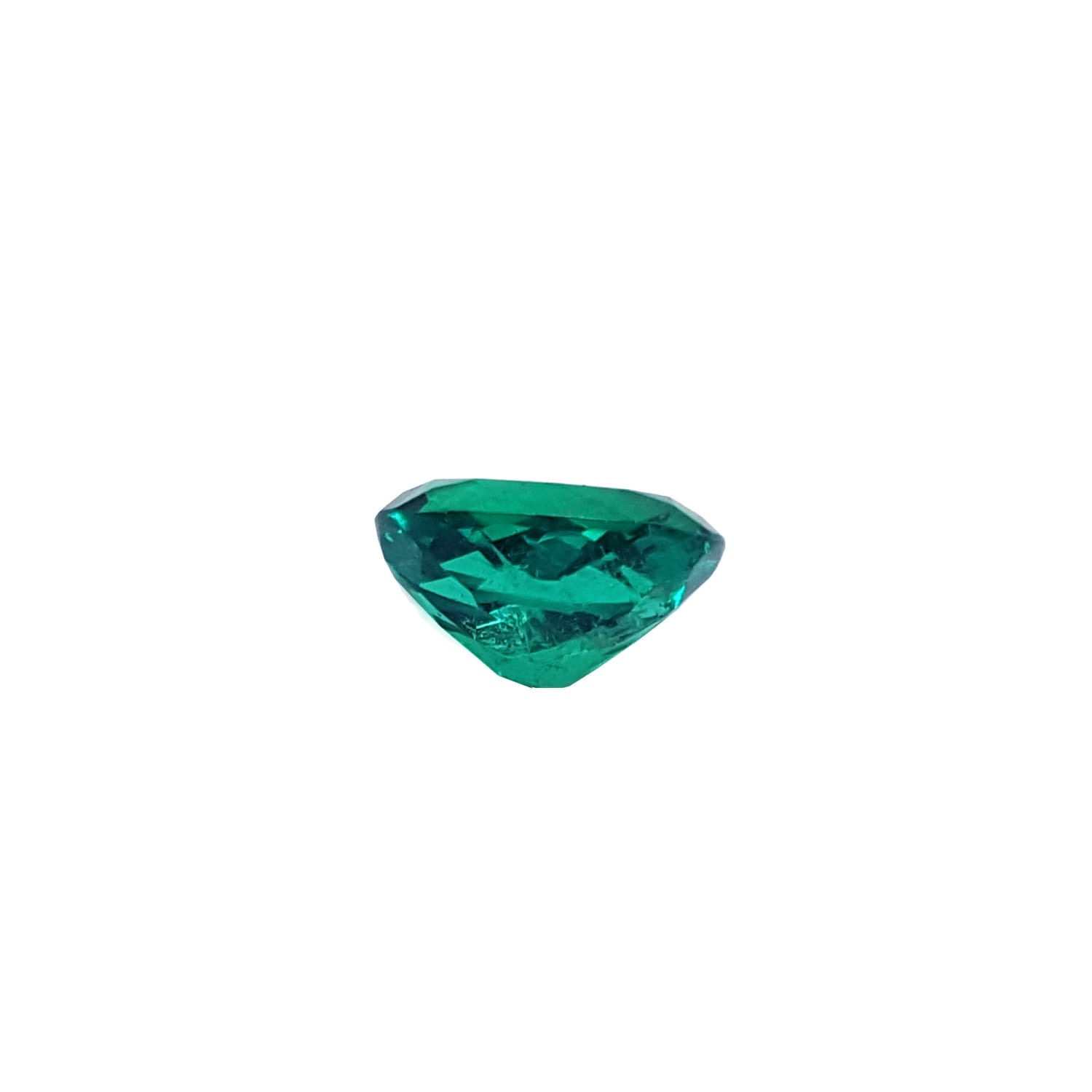 This GIA-certified oval cut loose emerald was sourced from the Muzo mines in Colombia.