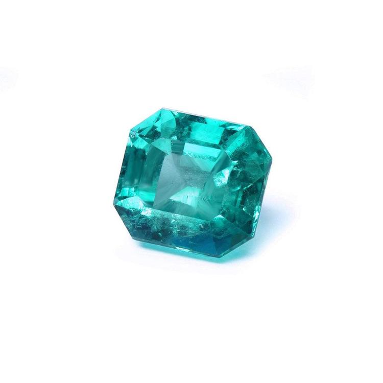 Natural loose emerald GIA certified left side