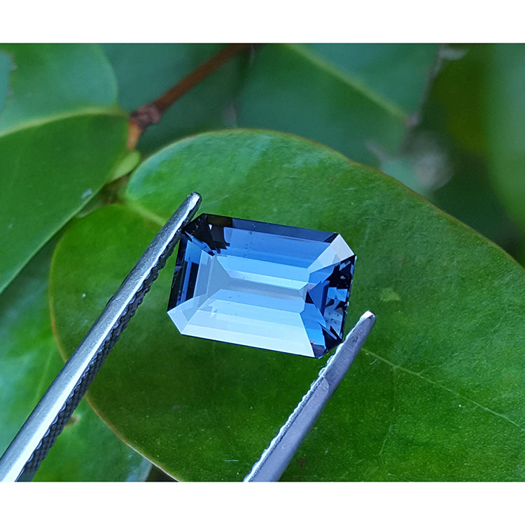 3.90 ct. untreated GIA Certified loose Sapphire Blue Changing to Purple Color Emerald-cut