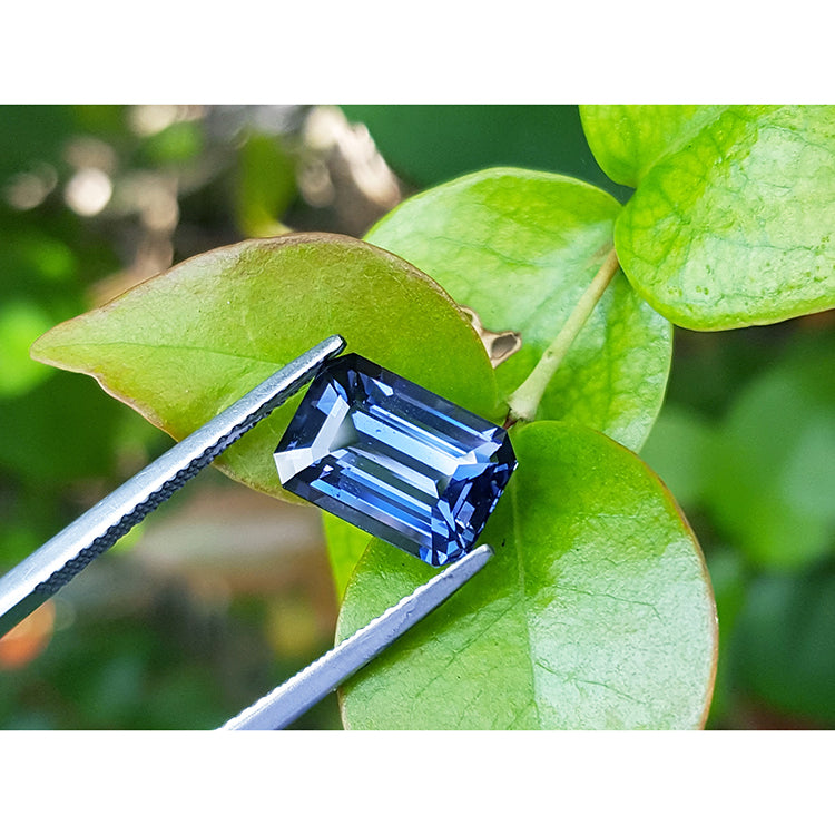 3.90 ct. untreated GIA Certified loose Sapphire Blue Changing to Purple Color Emerald-cut