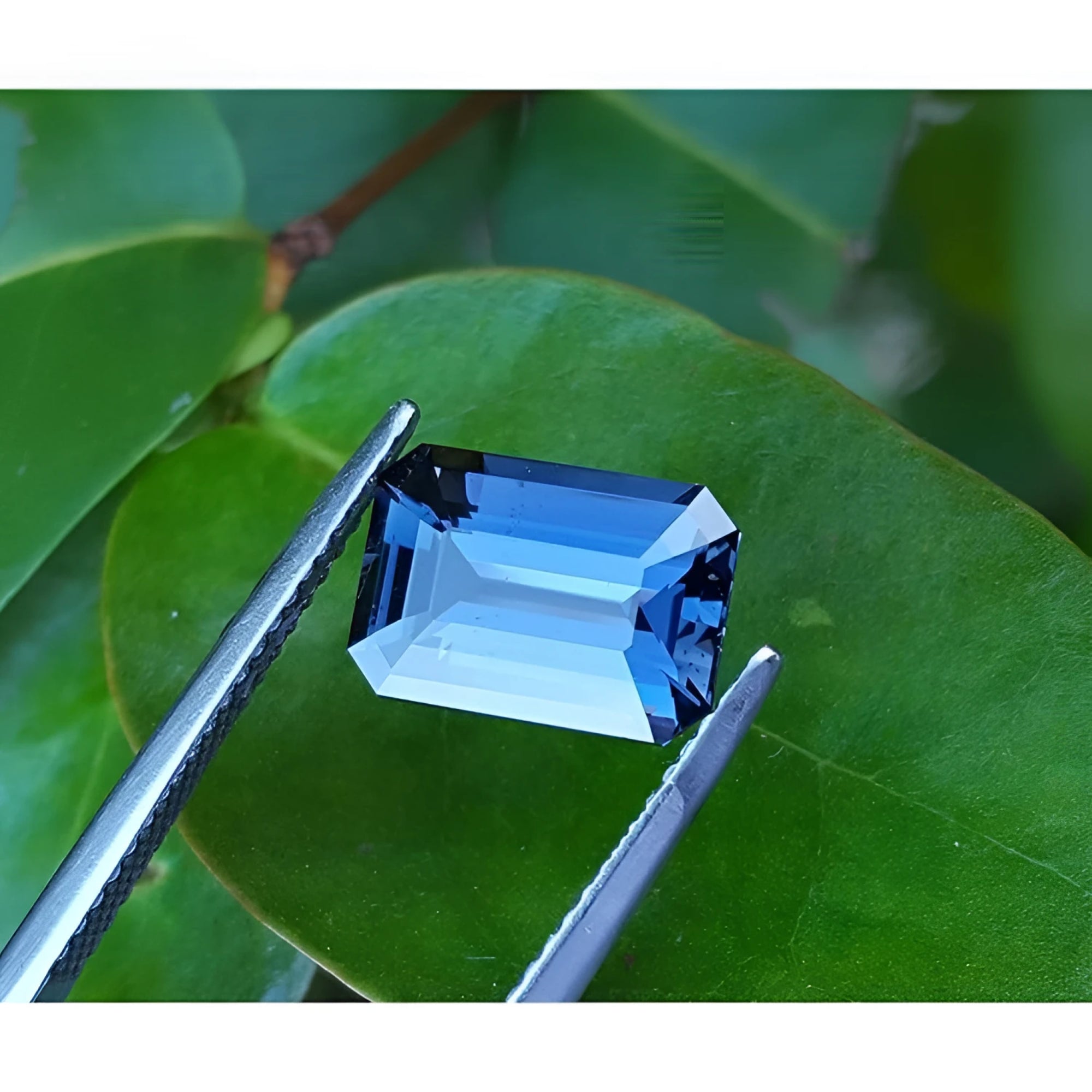 3.90 ct. untreated GIA Certified loose Sapphire Blue Changing to Purple colors.