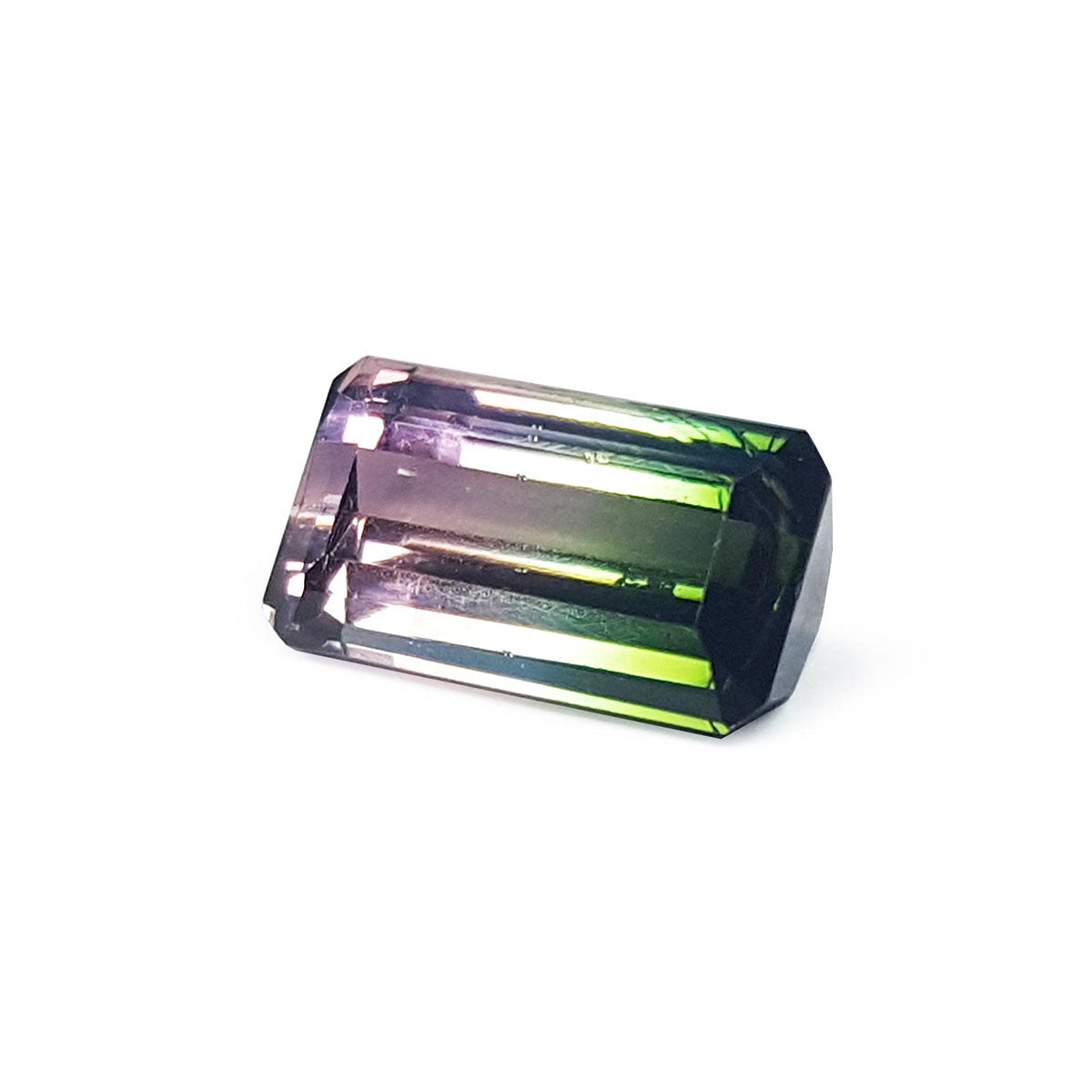 The left-side profile in this watermelon tourmaline sows the topside and a partial part of the girdle,