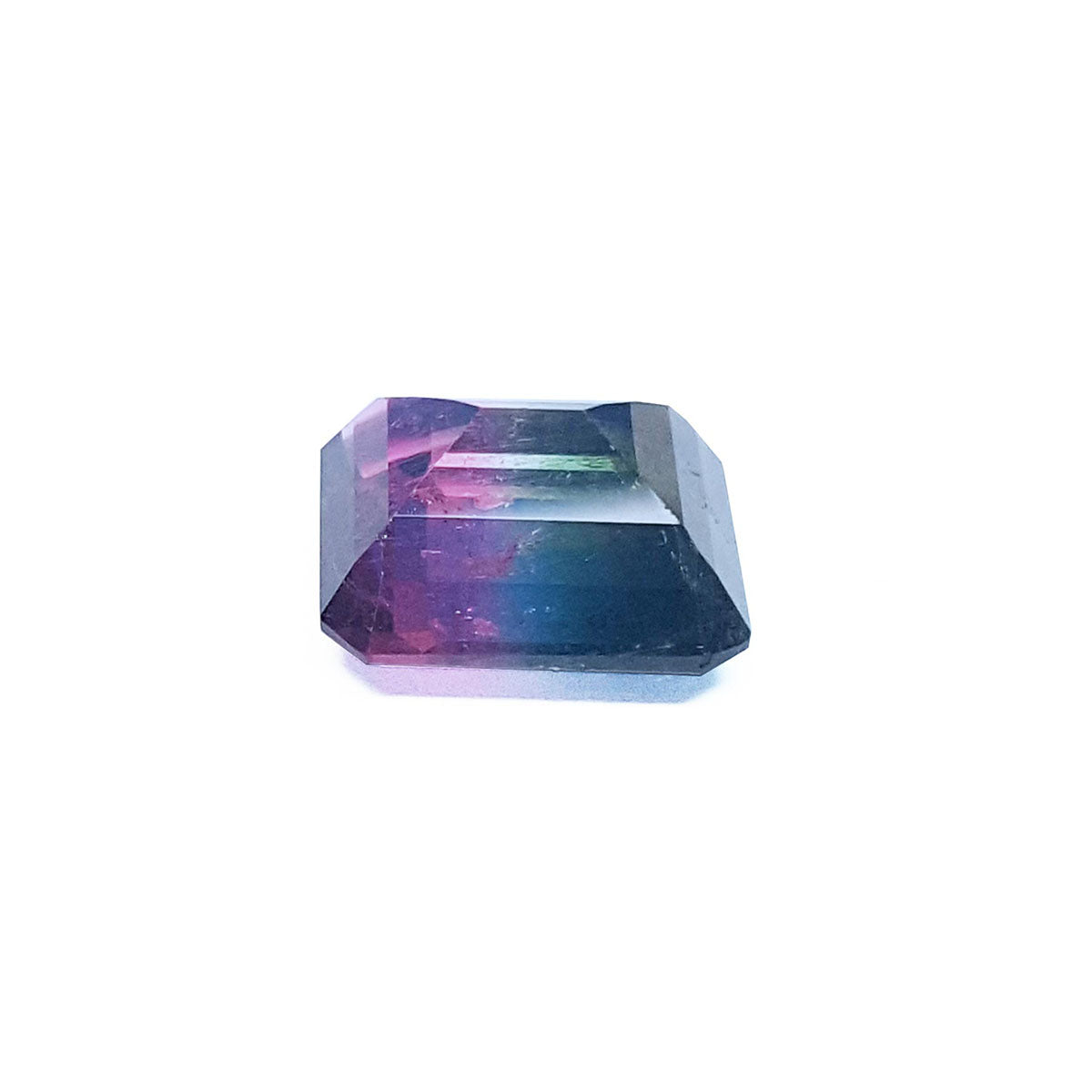 The upside down of this bicolor watermelon tourmaline shows the pavilion.