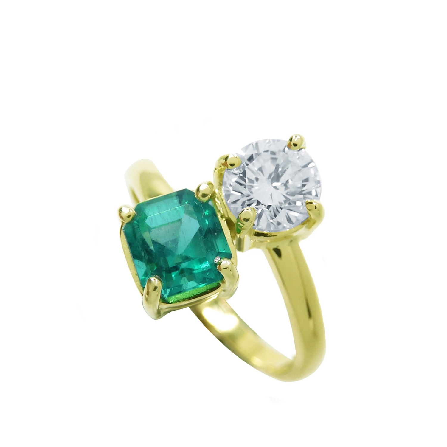GIA-certified Toi et Moi emerald and diamond ring in 18k gold, featuring high-quality, exquisite emerald engagement rings.