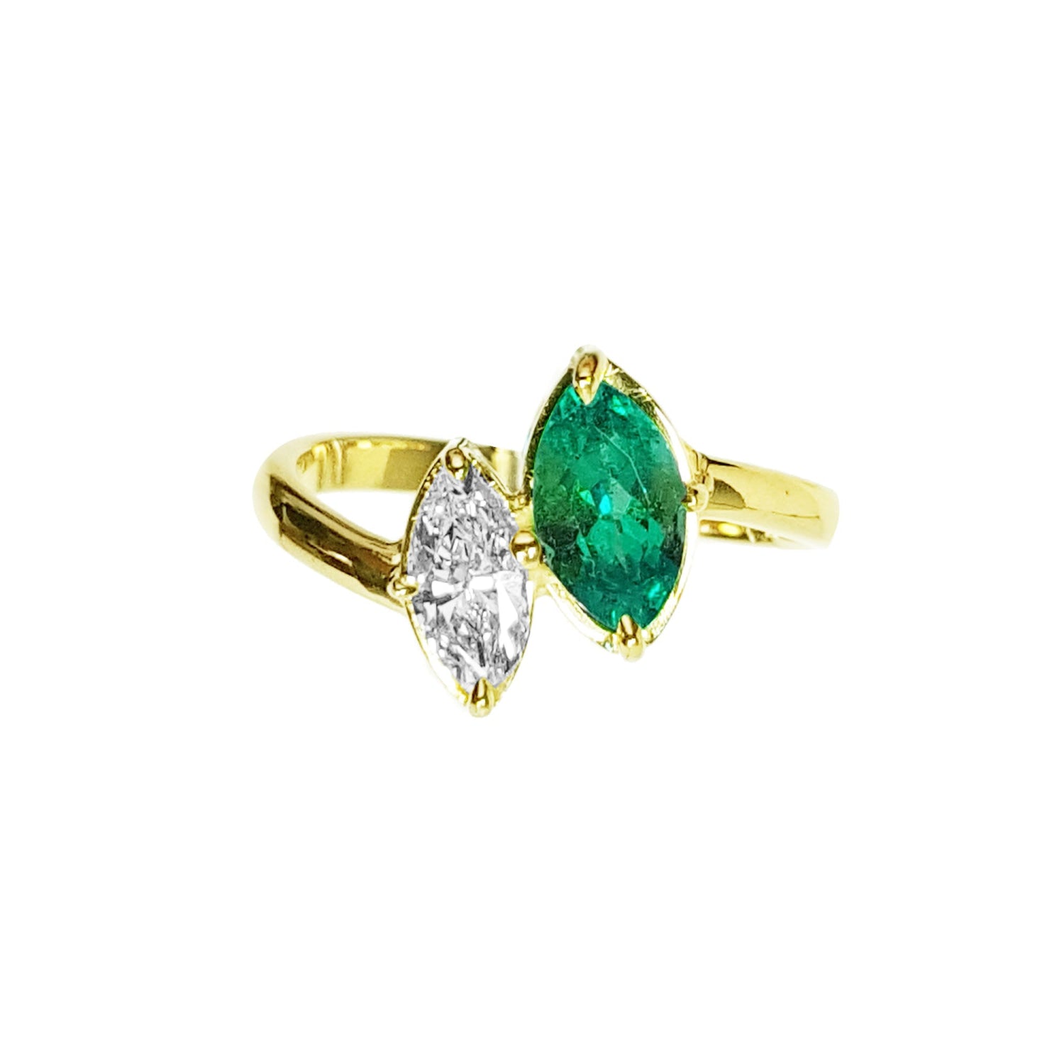 You and me emerald diamond ring marquise cut made of 18k yellow gold