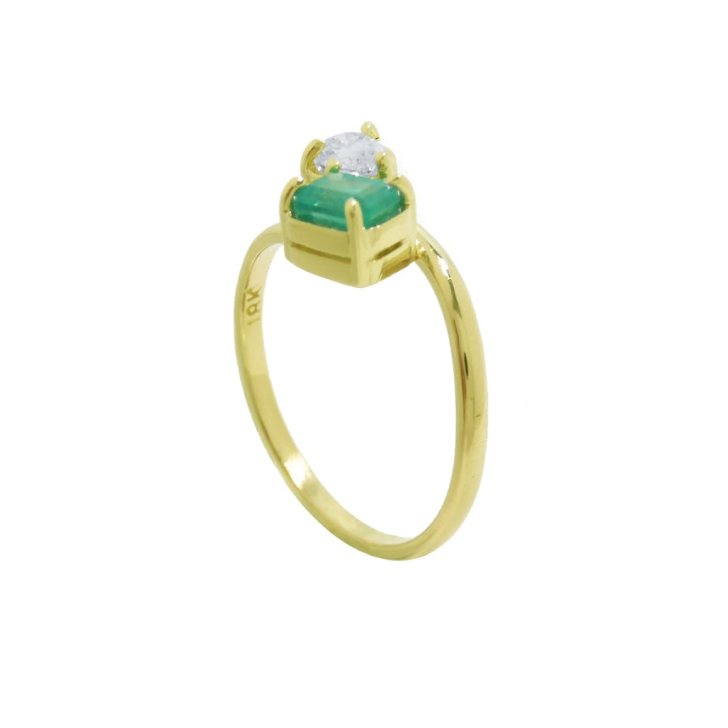 A stunning You and Me emerald ring for women, set in a dazzling prong setting of 18k yellow gold.