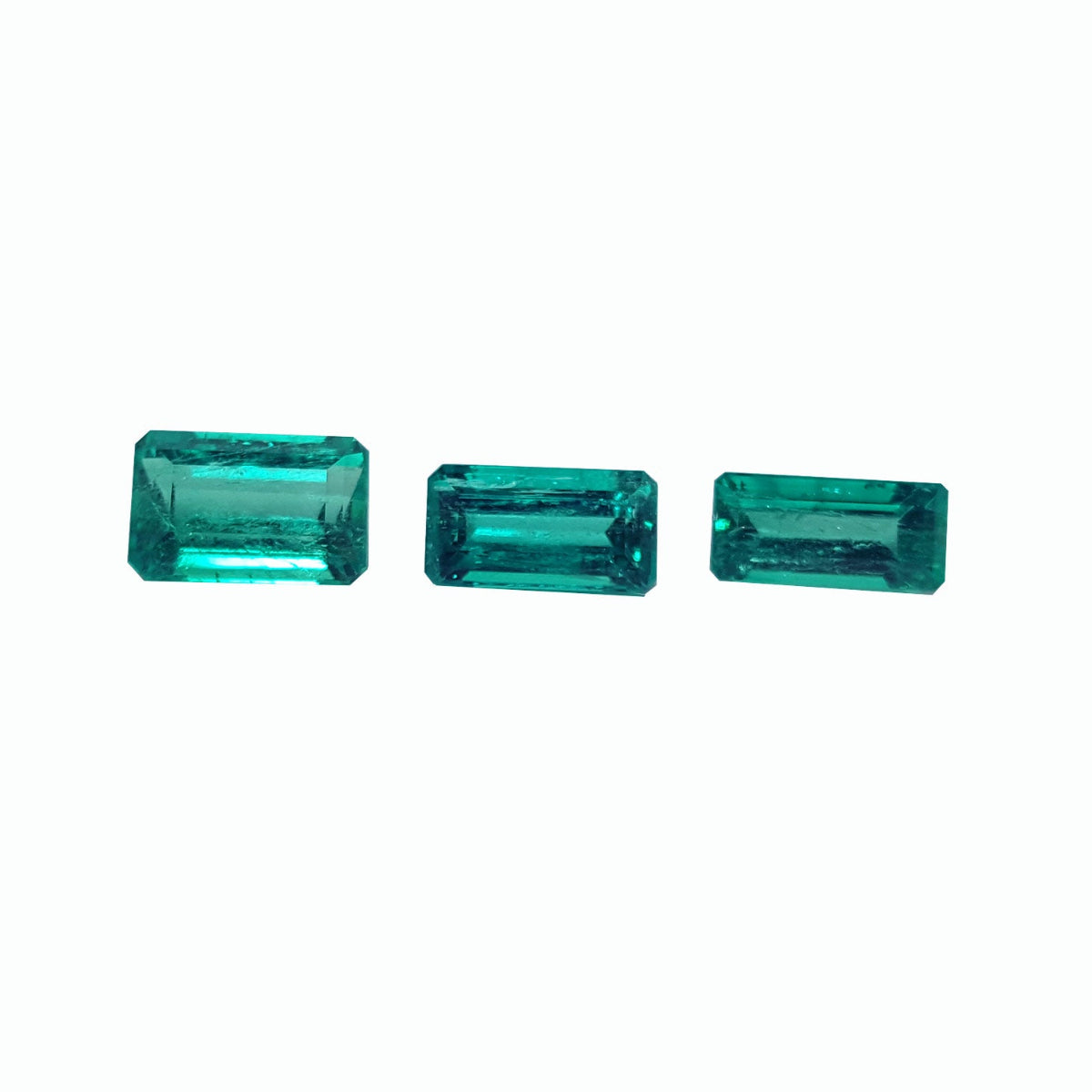 4.18 Carats Natural Emeralds Matched Set Earrings Pendant