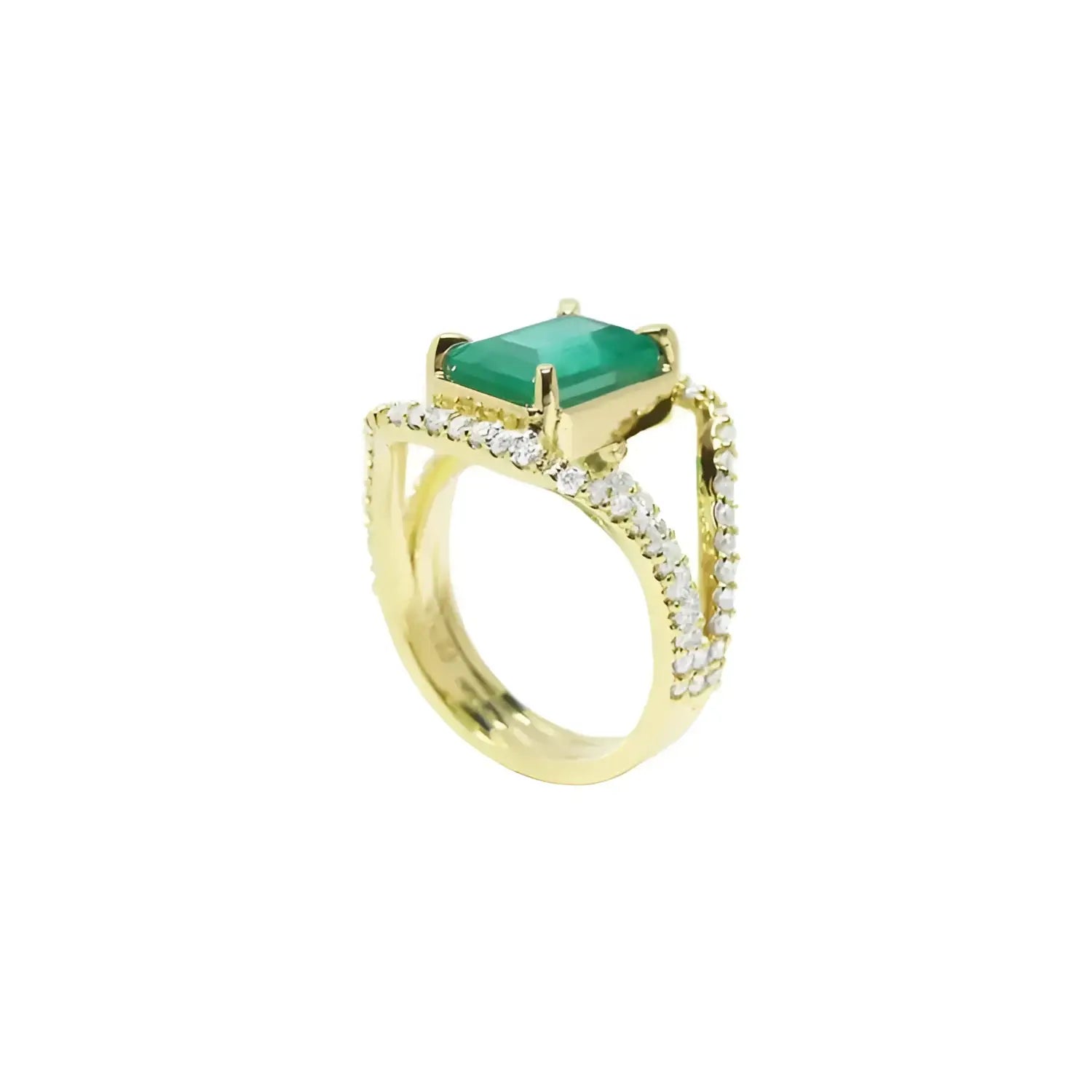 Anillo de oro 18k con esmeralda colombiana rectangular y tres filas de diamantes naturales.