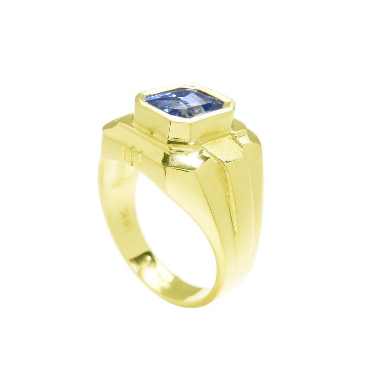 Men's sapphire solitaire ring emerald-cut Certified untreated, half side perspective top, shoulders and chank view