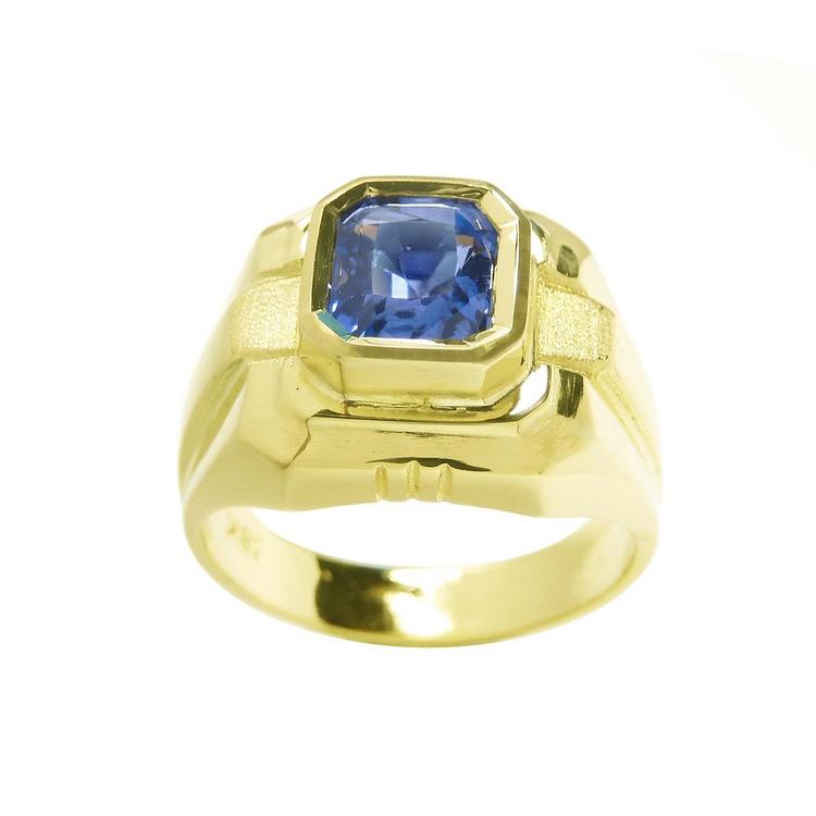 Quality men's sapphire solitaire ring emerald-cut Certified untreated 18K Yellow Gold, tall top view