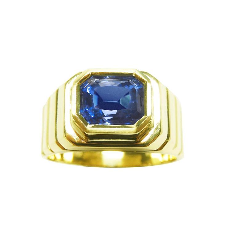 Men's natural sapphire solitaire ring bezel set crafted in 18k yellow gold, frontal top view