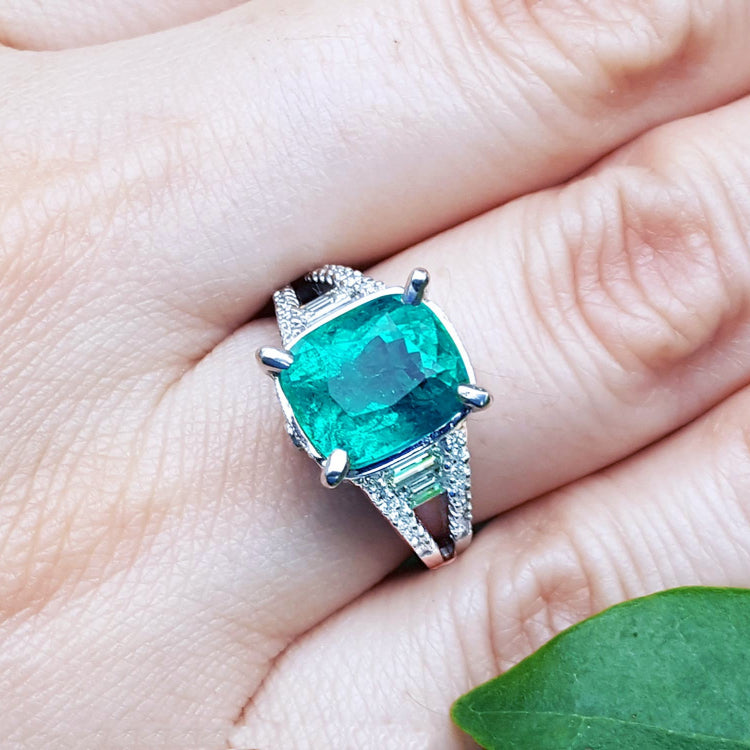 Mother&#39;s Day cushion cut emerald ring