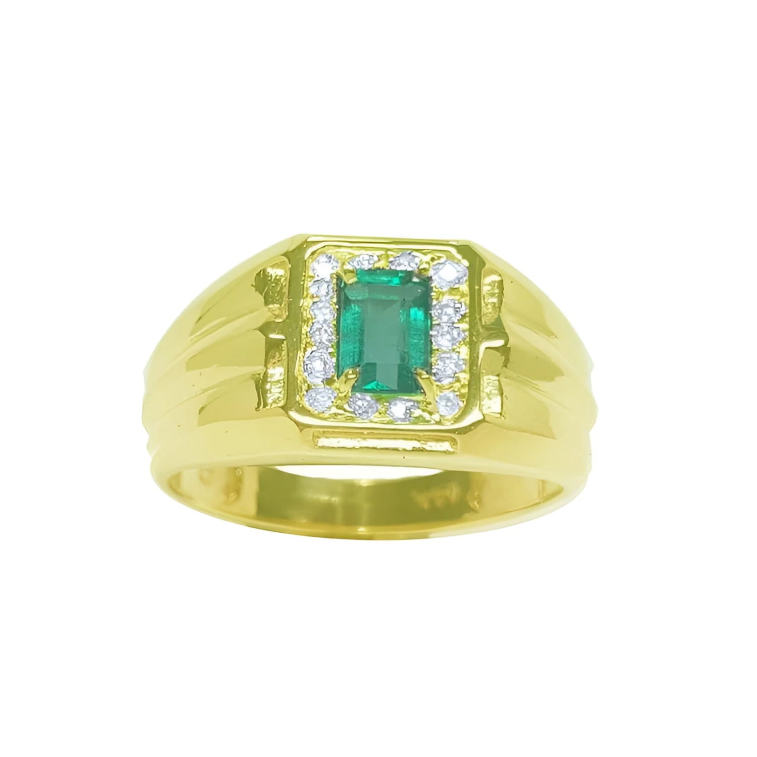 A 14k gold men’s ring featuring a natural Colombian emerald, accented by sparkling diamonds that frame the gemstone.