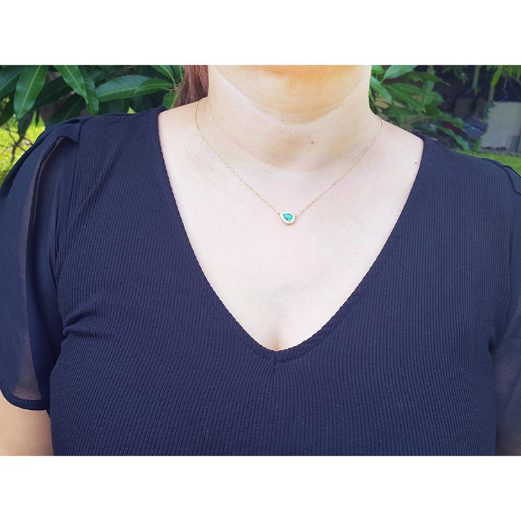 women&#39;s natural emerald Pear Shaped Necklace Vibrant Color 14K Yellow Gold