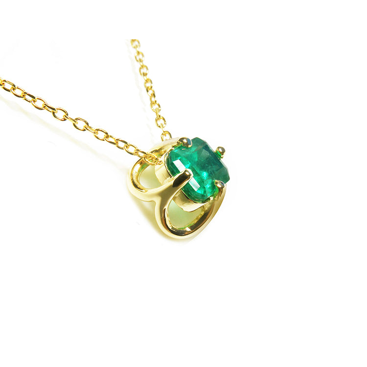 Tulip emerald necklace square emeral-cut from Muzo Colombian mines prong set in 14k yellow gold