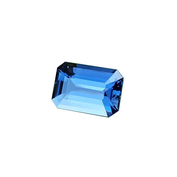 GIA certified natural untreated blue sapphire changing from blue to purple colos.