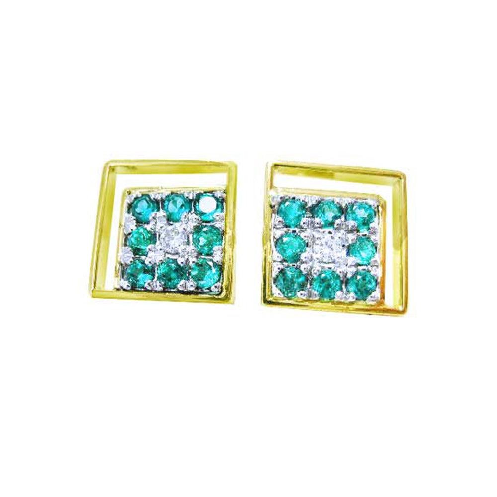 These cufflinks display round cut natural emeralds surrounding a diamond in a yellow gold frame.