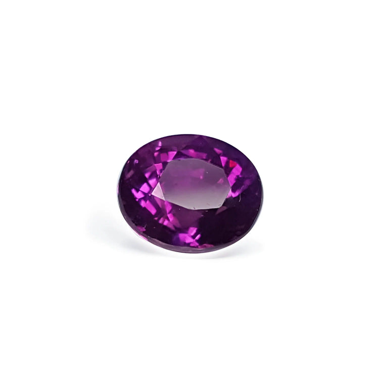 2.59 ct. Natural pink sapphire oval cut Intense and Vibrant Color, the strong saturation and sparkle make of this beautiful sapphire a very special and unique gemstone.
