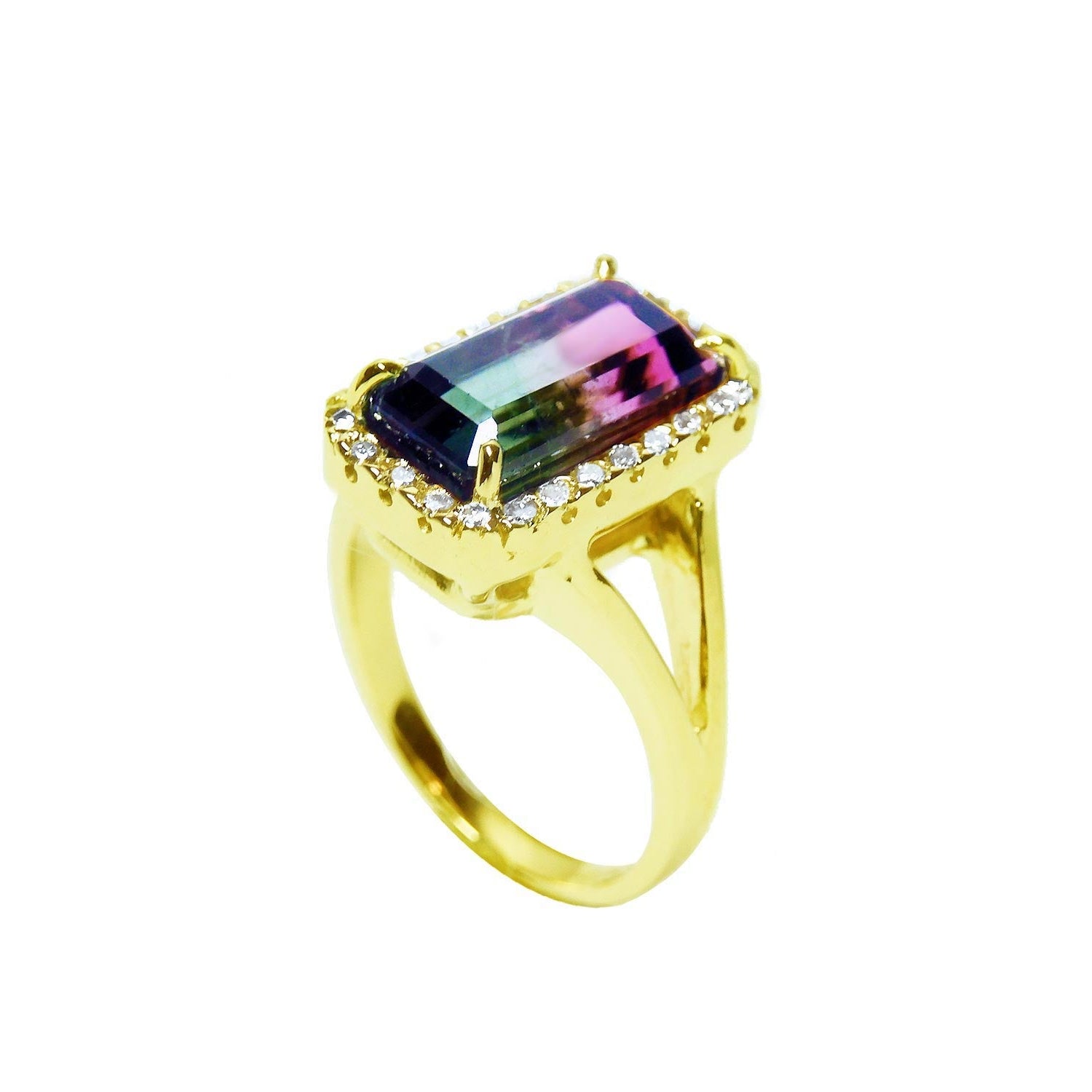 This real watermelon tourmaline ring in yellow gold is on a half side position where the top and split shank are visibles.