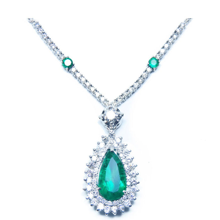 We’ve expertly crafted this collection of Colombian emerald necklaces with natural diamonds, showcasing our skill as makers of fine gold emerald jewelry.
