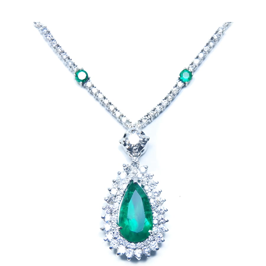 We’ve expertly crafted this collection of Colombian emerald necklaces with natural diamonds, showcasing our skill as makers of fine gold emerald jewelry.