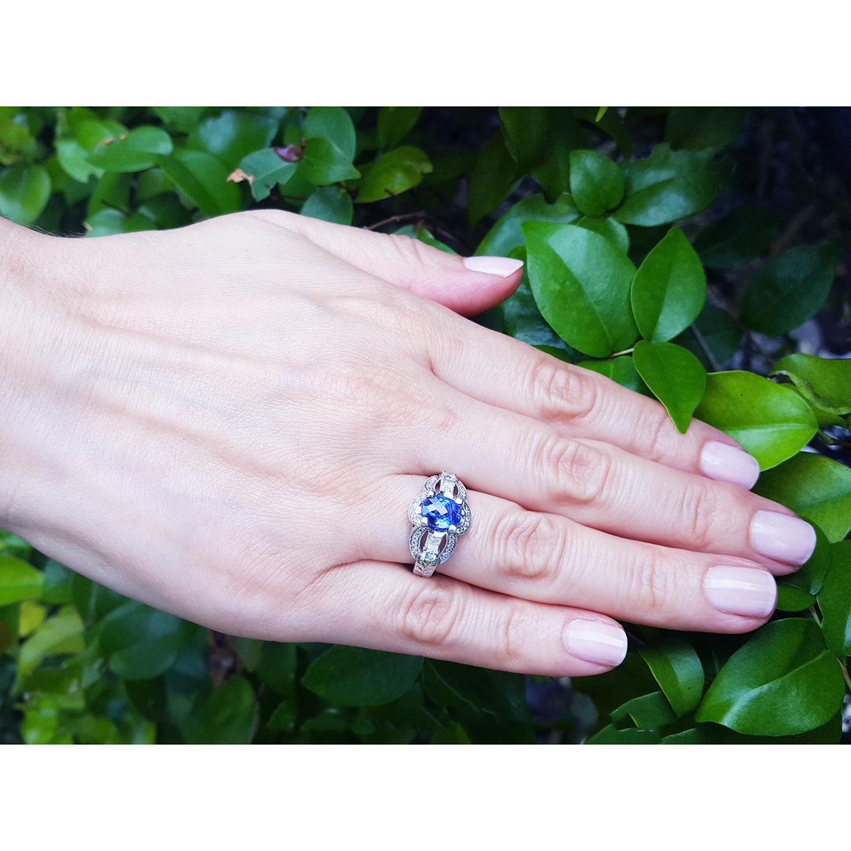Tanzanite Ring for Women Oval cut Natural Diamonds 18K Gold