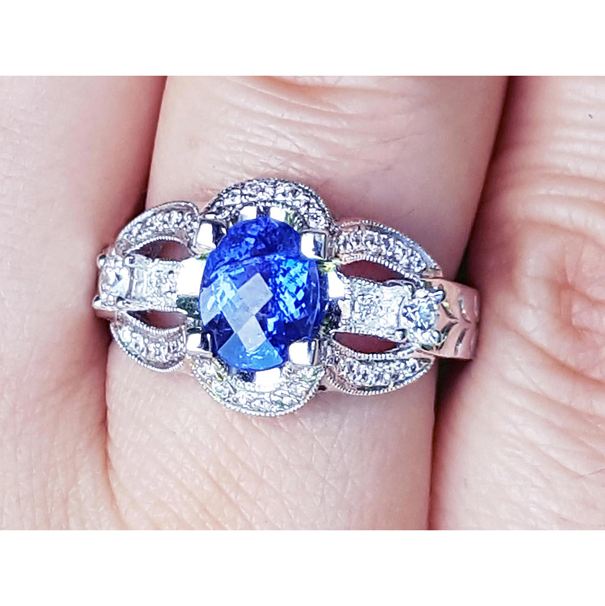 Tanzanite Ring for Women Oval cut Natural Diamonds 18K Gold
