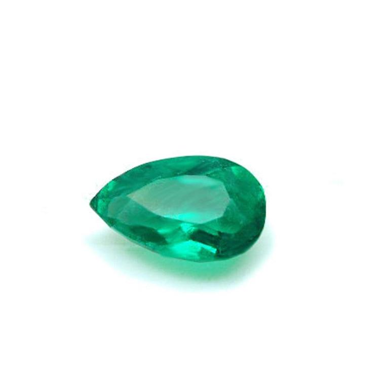 Pear cut natural colombian emerald muzo mine, features a vibrant medium-deep bluish-green hue and great brilliance.