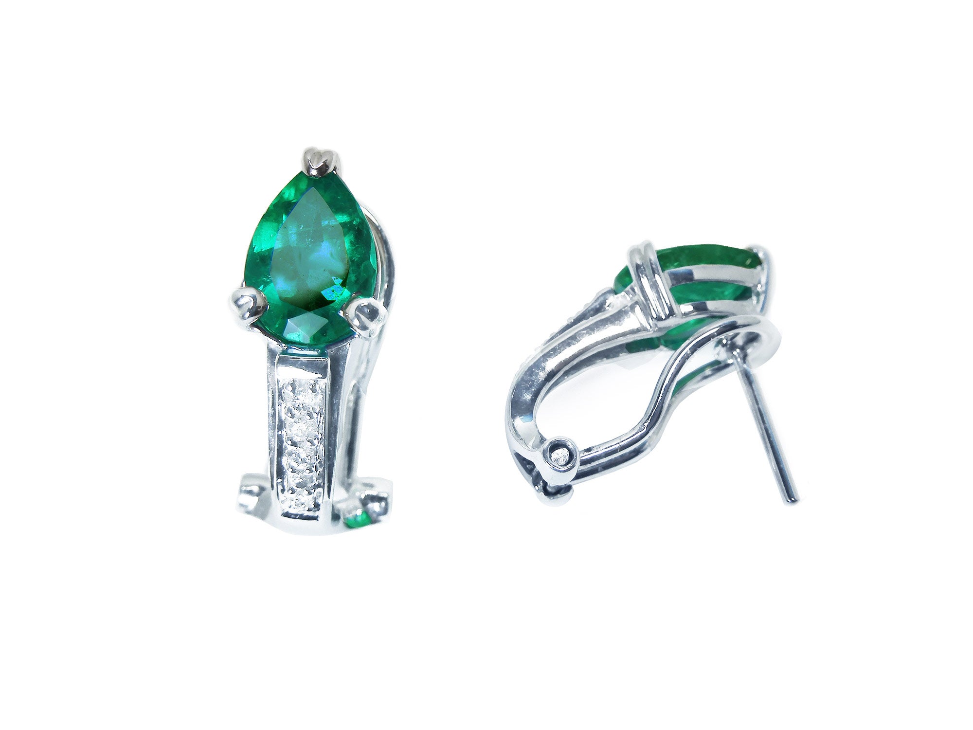 Pair of emerald pear cut colombian emerald clip-on earrings white gold front and side positions profiles
