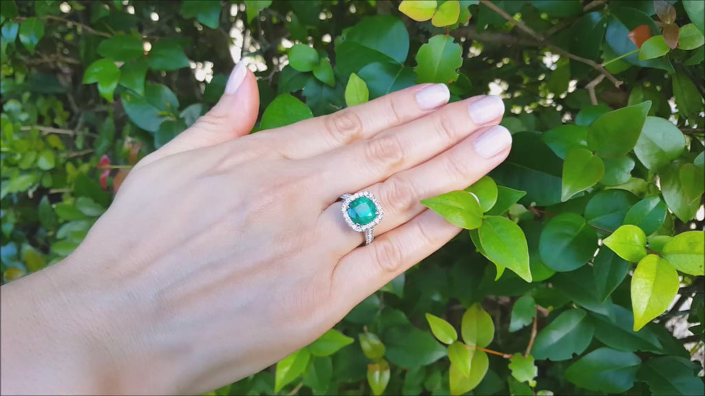 Ladies' emerald rings for sale, 
