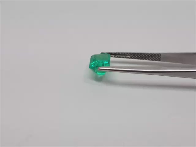Gia certified loose natural colombian emerald from the Muzo mines.