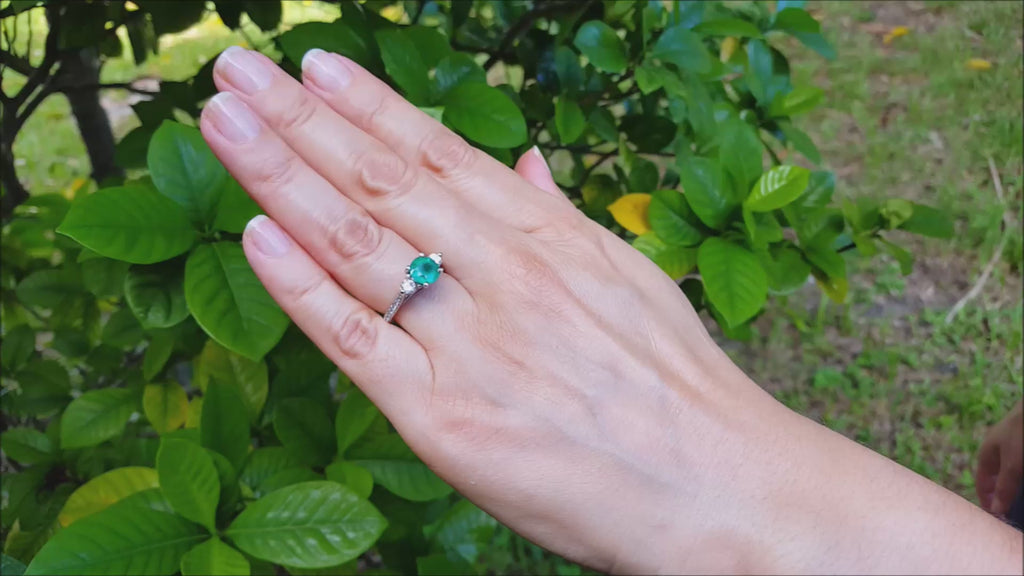 Colombian emerald ring