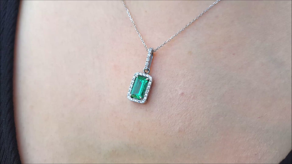 Natural Colombian emerald pendant