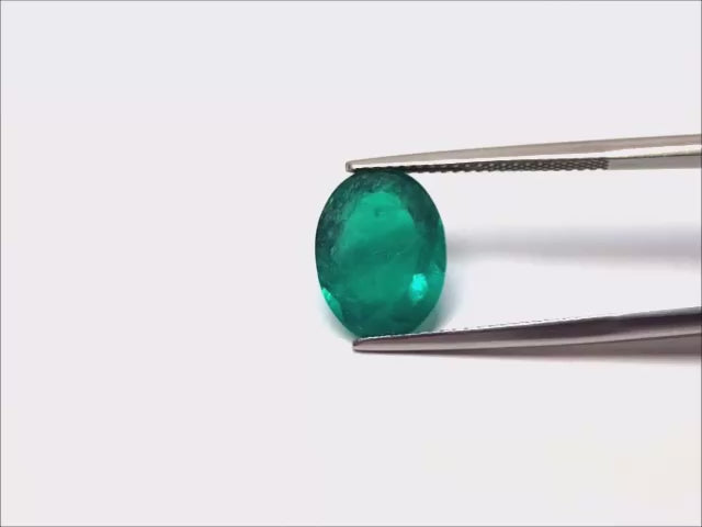 Gia certified natural colombian emerald fron the Muzo mines.