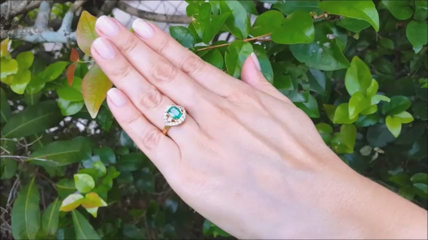 Cushion cut Muzo colombian emerald ring